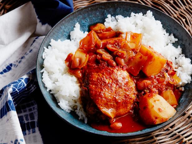 Come preparare il curry Massaman con pollo e patate