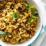 Weizenkörner mit Reis und Curry