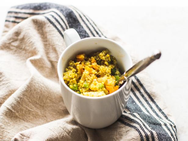Kuinka tehdä kanaa kvinoalla ja currylla