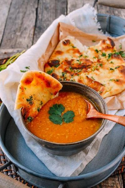 Wie man Linsensuppe mit Curry zubereitet