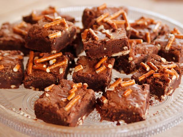 Wie man Tiramisu im Brownie-Stil zubereitet