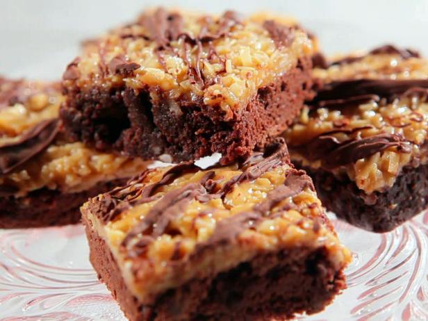 Wie man Schokoladen-Toffee-Brownie-Fudge zubereitet