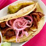 Birria-Short-Rib-Tacos, geschmort mit Annatto-Paste