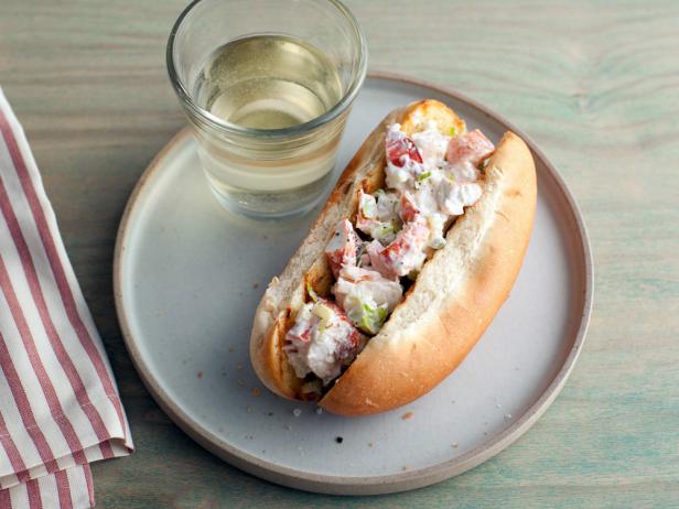 Wie man Hummer-Hotdogs zubereitet