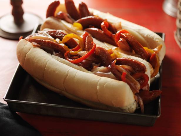 Come preparare un panino con salsiccia e pancetta per bambini