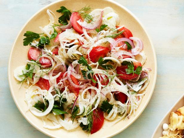 Wie man Fenchel-Tomaten-Salat zubereitet