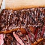Gegrilltes Flanksteak in Biermarinade