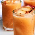 Margarita mit gebackenen Pfirsichen