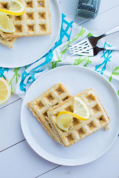 Wie man belgische Waffeln mit Reis, Amaranthmehl und Tapioka zubereitet