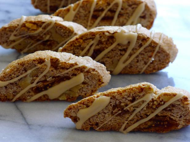 Rezept für glutenfreie Biscotti-Kekse mit Feigen, Walnüssen und Zuckerguss
