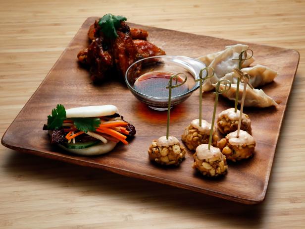 Zubereitung - Chinesische Bao Buns mit eingelegtem Rettich, Karotten und karamellisiertem Speck