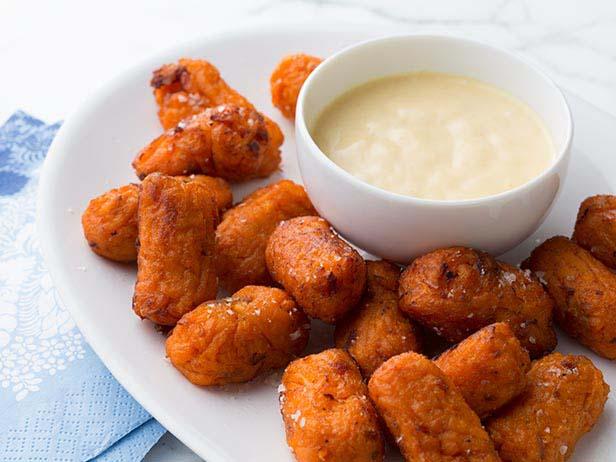 Kuidas teha bataadi- ja peekoni-tater-totse sinepiga
