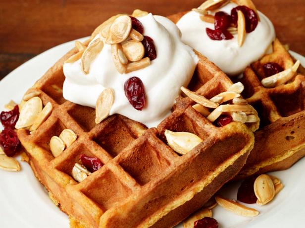 Come preparare i waffle alla zucca in una piastra per waffle