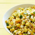 Salat mit Perlgraupen, Mais und Zucchini