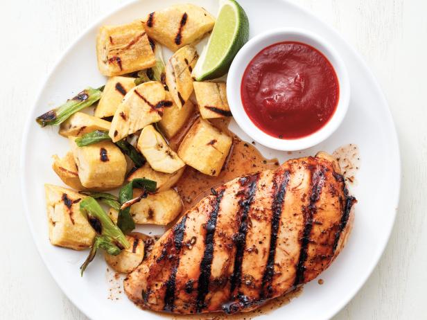 Zubereitung - Jerk-Hähnchenbrust mit gegrillten Kochbananen