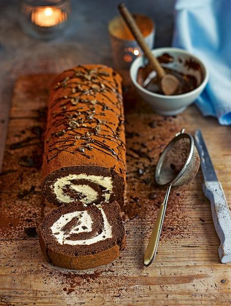 Wie man Kürbisrolle mit Frischkäsefüllung zubereitet