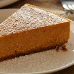 Kürbis-Joghurt-Käsekuchen mit Vollkornkeksen