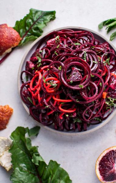 Zubereitung - Salat aus geriebenen Karotten und Roter Bete