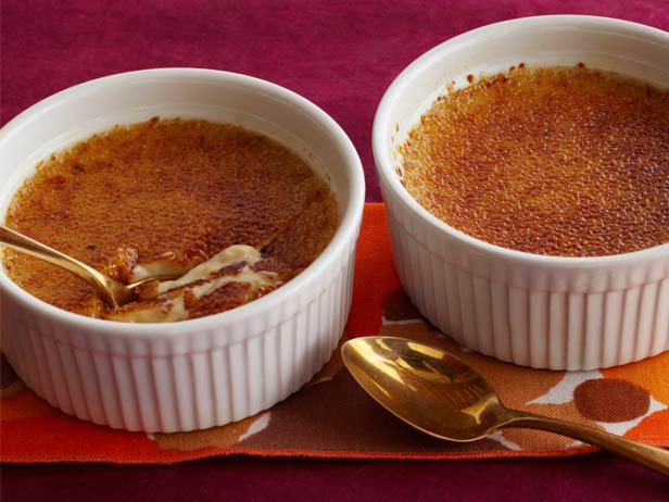 Wie man Kürbis-Crème-Brûlée zubereitet