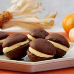 Gewürzte Kürbis-Schokoladen-Whoopie-Pie-Sandwich-Kekse