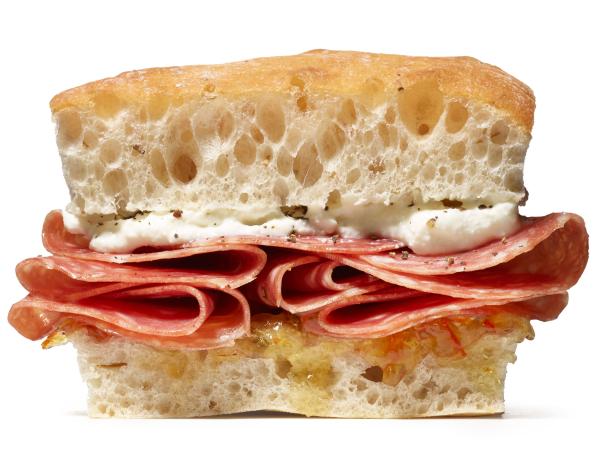 Sandwich mit Ricotta, Orangenmarmelade und Salami (Nr. 20)
