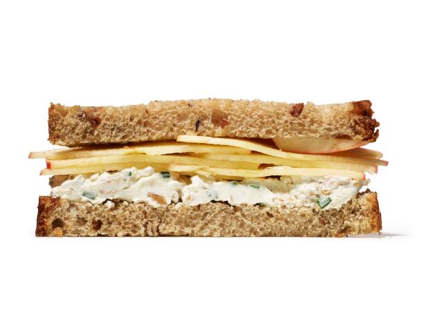 Hüttenkäse-, Apfel- und Walnuss-Sandwich (Nr. 47)