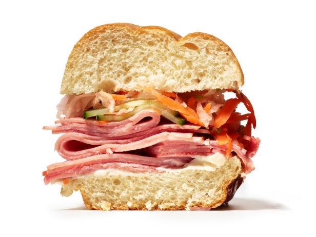 Vietnamesisches Banh Mi Sandwich mit Schinken und Salat (Nr. 31)