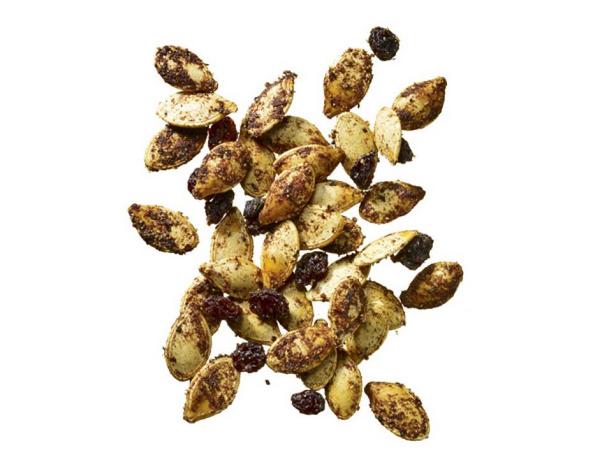بذور اليقطين مع بهارات غارام ماسالا الهندية