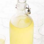 Hausgemachter Limoncello-Likör