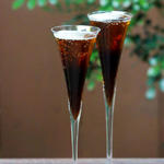 Schwarzer Samt-Cocktail
