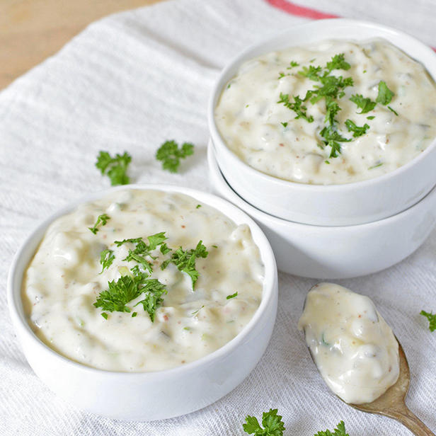 Wie man Tartarsauce zu Hause zubereitet