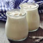 صنع الزبادي منزلياً بدون آلة صنع الزبادي