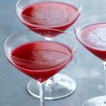 Cosmopolitan-Cocktail mit Cranberry-Granita