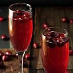 Spanischer Sekt-Martini mit Cranberry