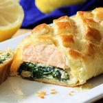 Lachs Wellington mit Pilzen und Spinat