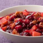 Cranberry-Apfel-Sauce mit Walnüssen