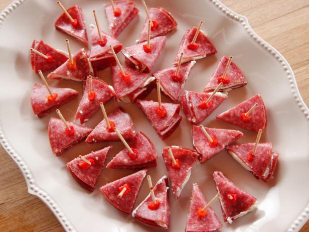 Zubereitung - Canapés mit Salami und Füllung