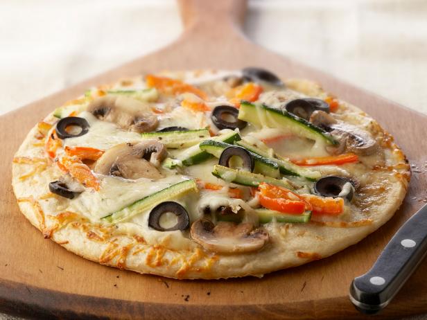 So einfach geht's: Pizza-Rezept für Zuhause