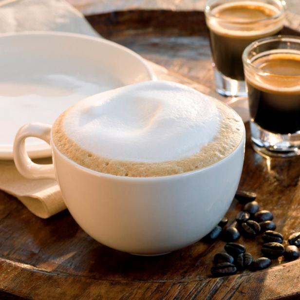 So bereiten Sie einen Grand Café Latte zu
