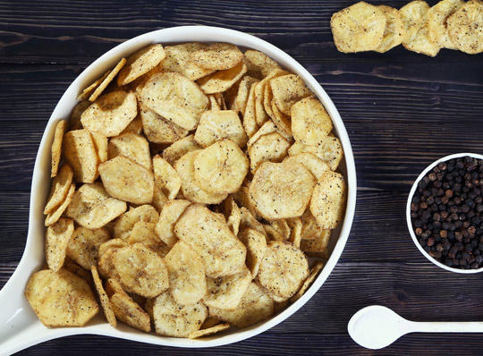 Wie man hausgemachte Kartoffelchips zubereitet