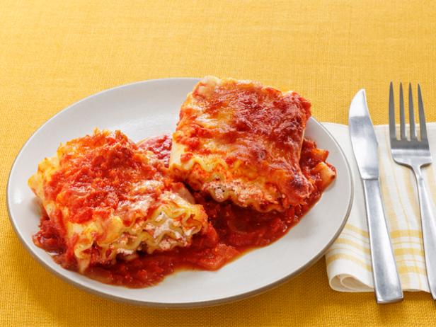 So bereiten Sie Lasagne für ein romantisches Abendessen zu