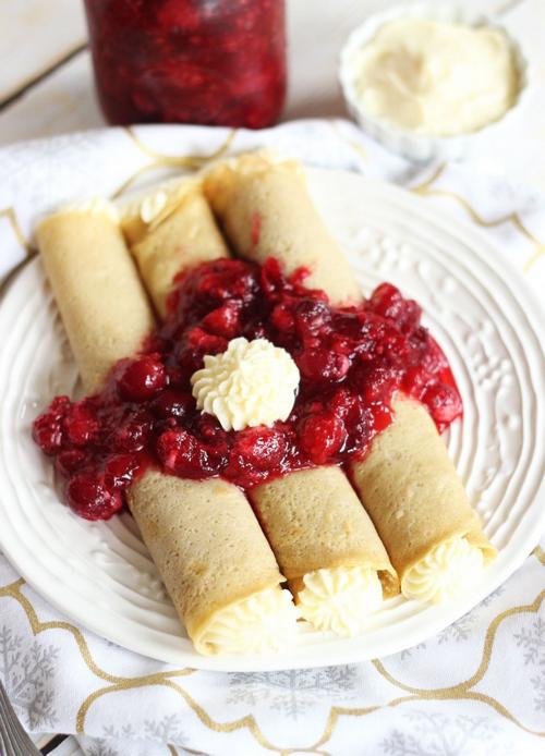 Rezept für Pfannkuchen mit Frischkäse und Preiselbeermarmelade