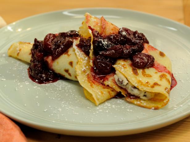 Rezept für Pfannkuchen mit Mascarpone und Kirschen