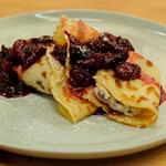 Pfannkuchen mit Mascarpone und Kirschen