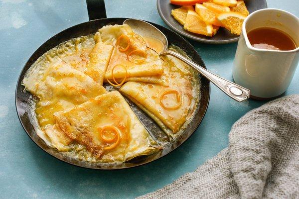 Zubereitung - Crêpes Suzette mit Orangen-Sahnesauce und Schokolade