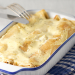 Pfannkuchen mit Pilzfüllung, überbacken mit einer cremigen Sauce