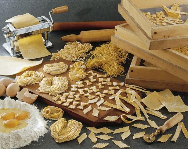 7 strumenti per fare la pasta in casa