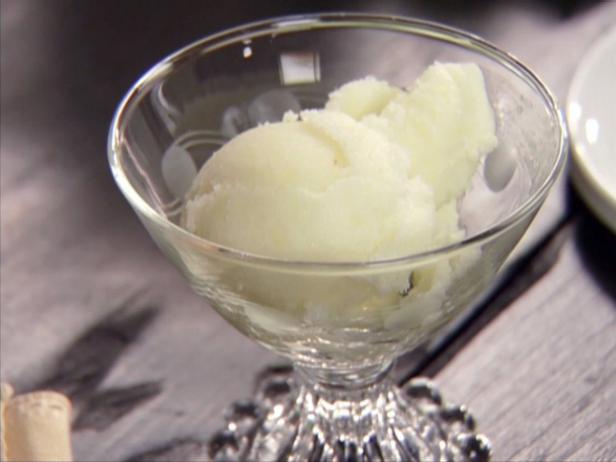 So macht man einfaches Ananassorbet