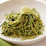 Spaghetti mit Pistazien- und Grünkohlpestosauce