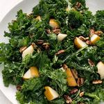 Birnen- und Grünkohlsalat